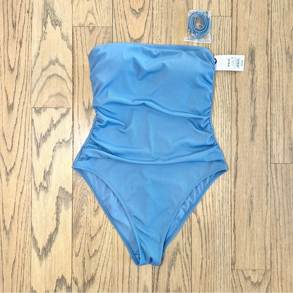 NWT Shade & Shore Women’s Shirred Ribbed Bandeau Cheeky One Piece Swimsuit Sz M - Picture 2 of 12